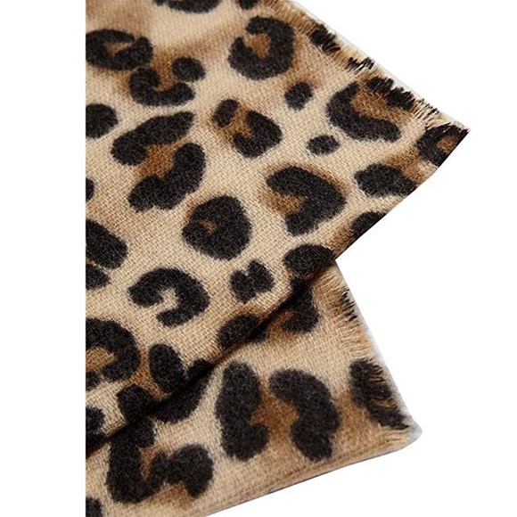 ‘PEGGY’ Leopard Print Blanket Scarf - Picture 5 of 5